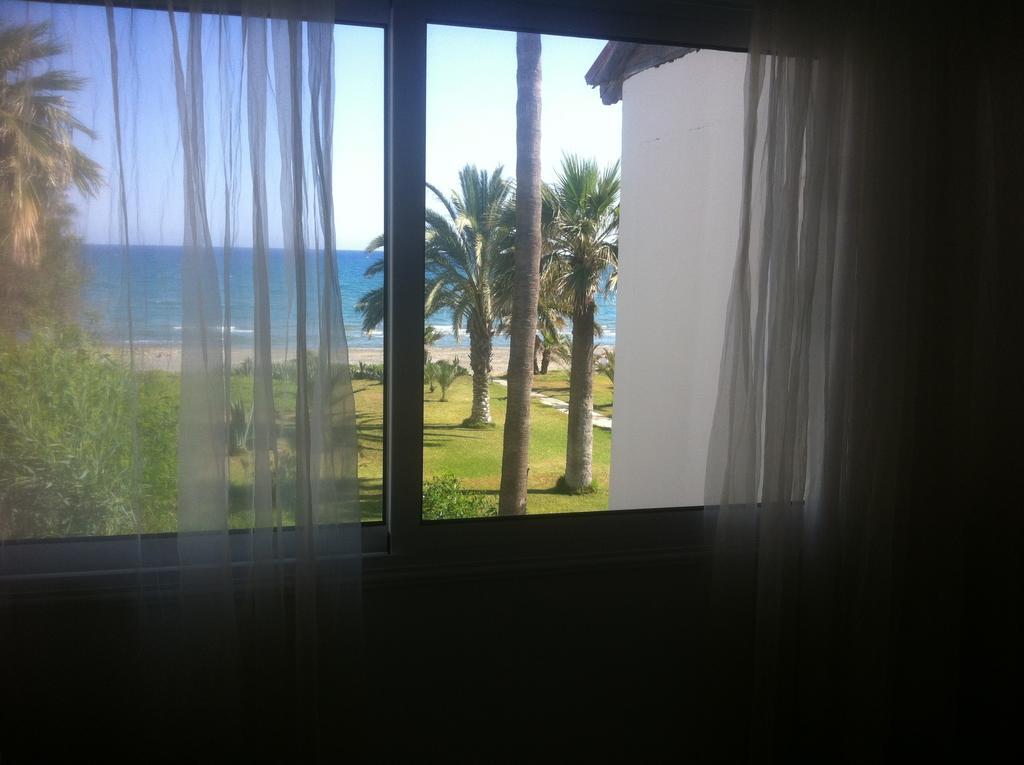 Sandy Beach Apartment 13 Voroklini Rum bild